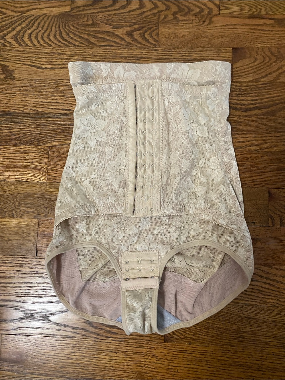 High-Waist Lace Shapewear Briefs in Beige